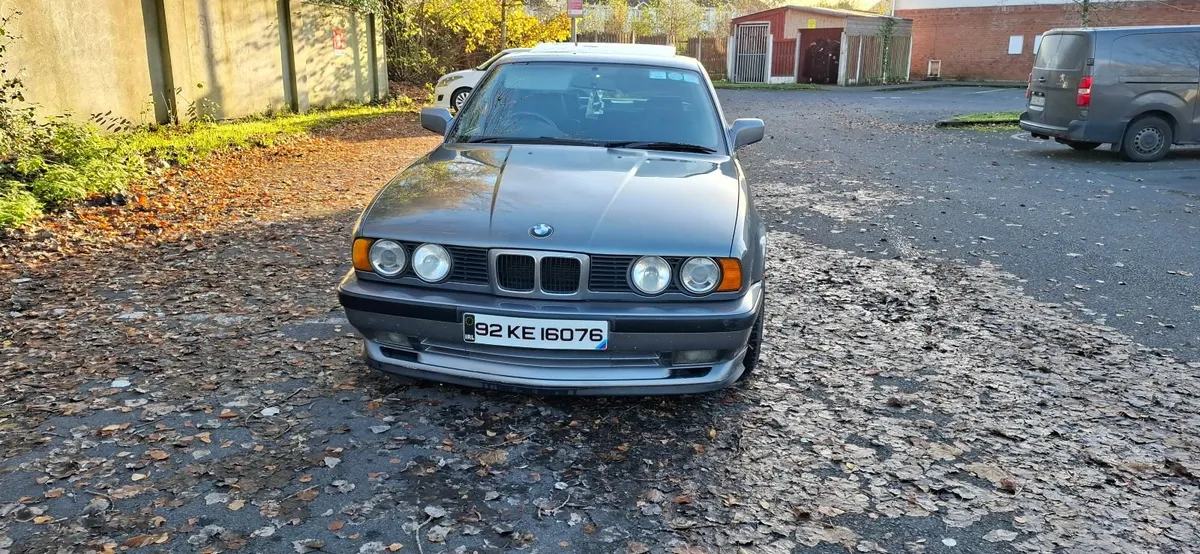 BMW 525i sport - Image 1