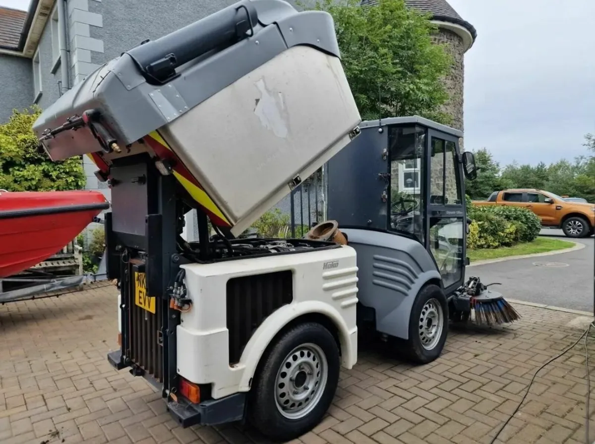 Hako Citymaster 1250 Road sweeper roadsweeper - Image 2