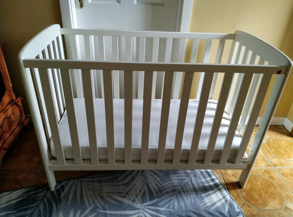 Child's Cot - Image 1