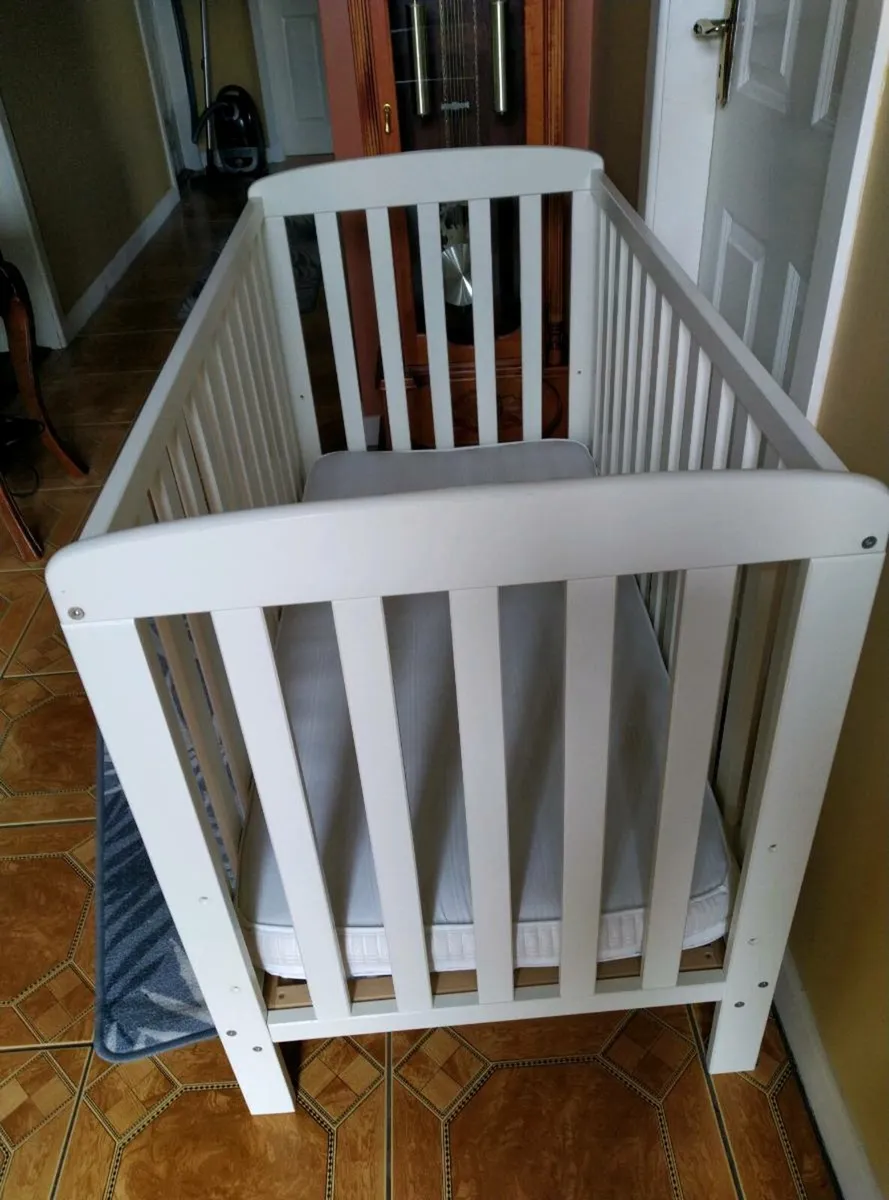 Child's Cot - Image 2