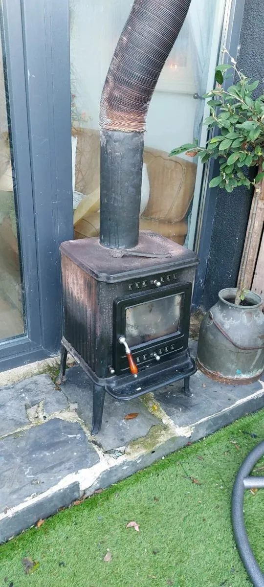 Solid fuel stove - Image 2