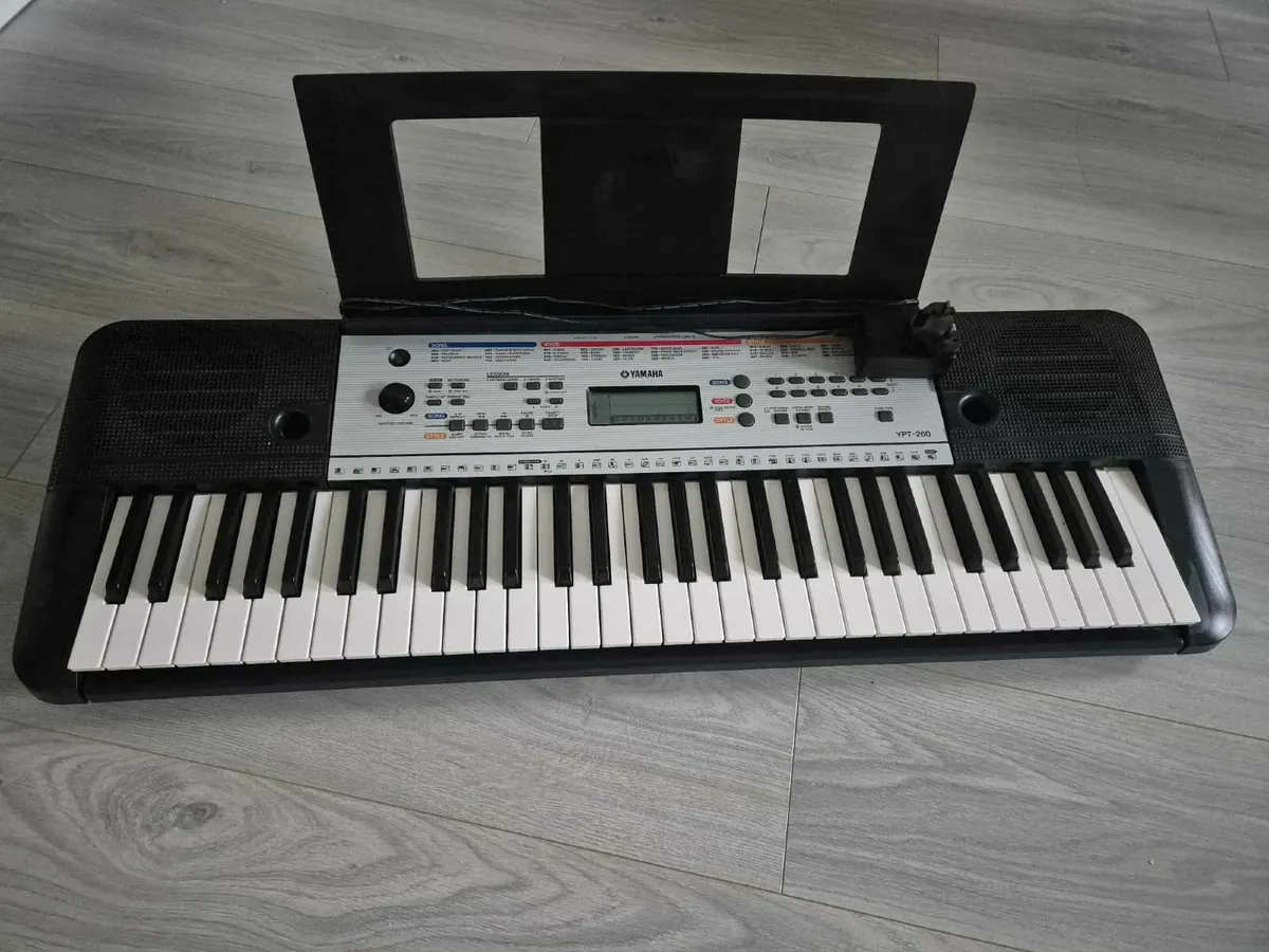yamaha YPT 260 61-Key Portable Keyboard