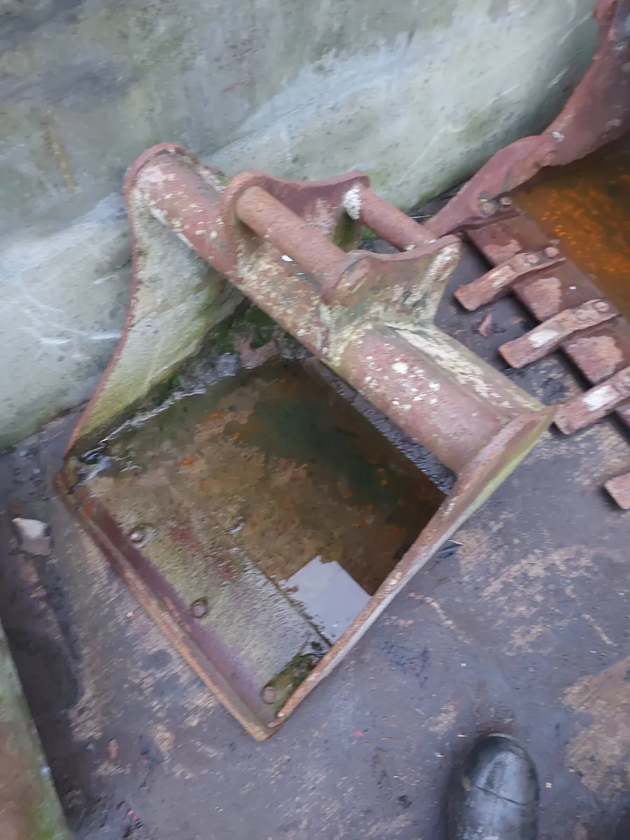 Mini digger - Image 2