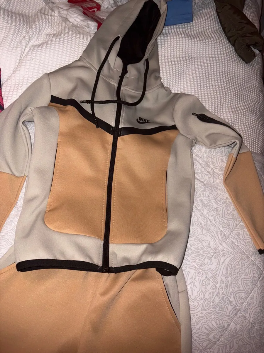 kids tracksuits - Image 1