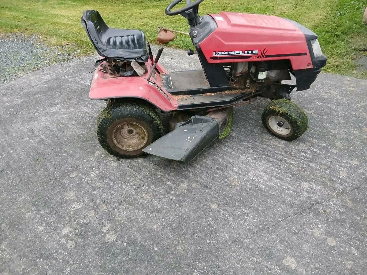 MTD LAWNFLITE RIDE ON MOWER WITH MULCHER €500 ONO - Image 1