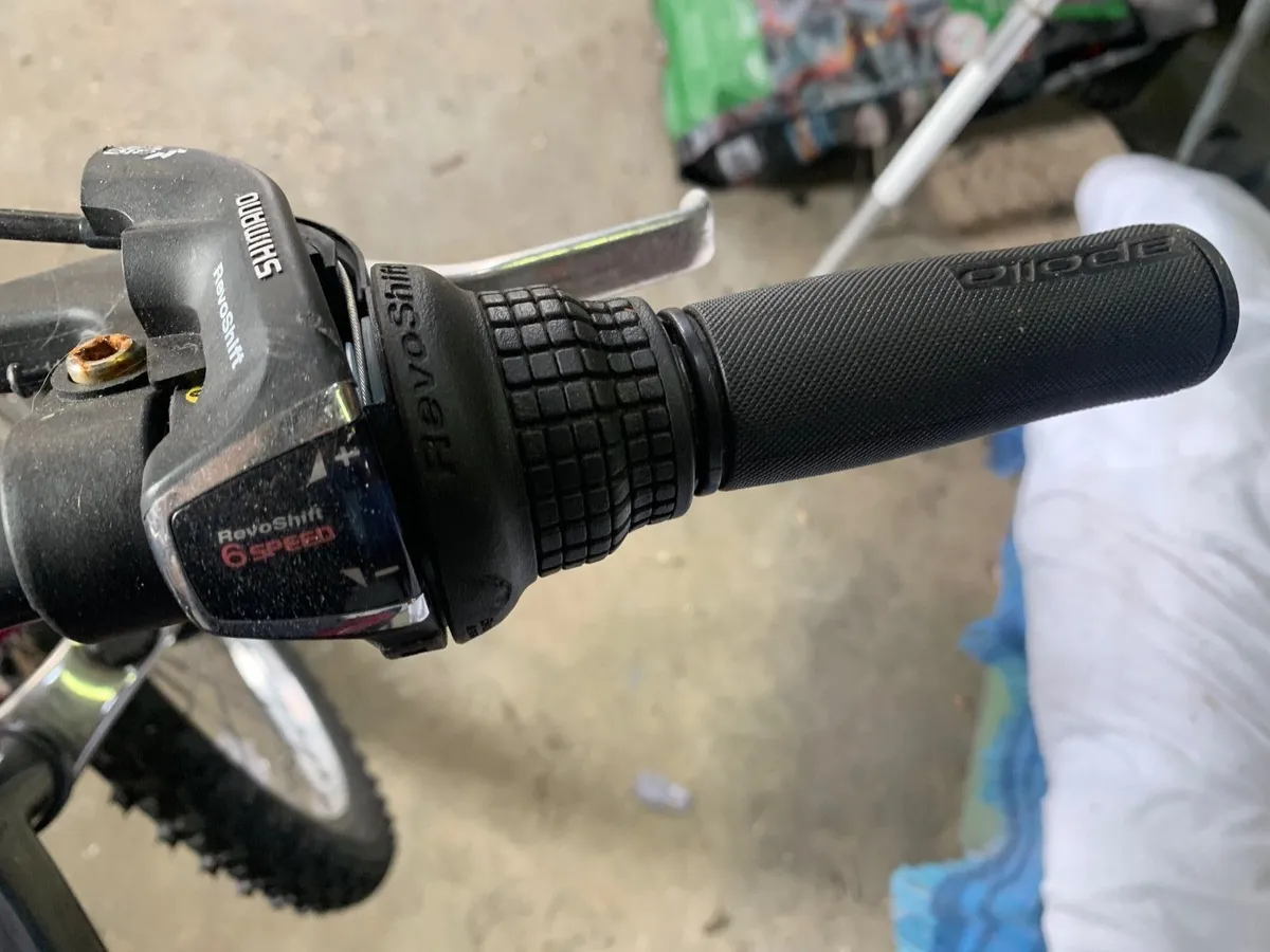 girls bike - Image 2