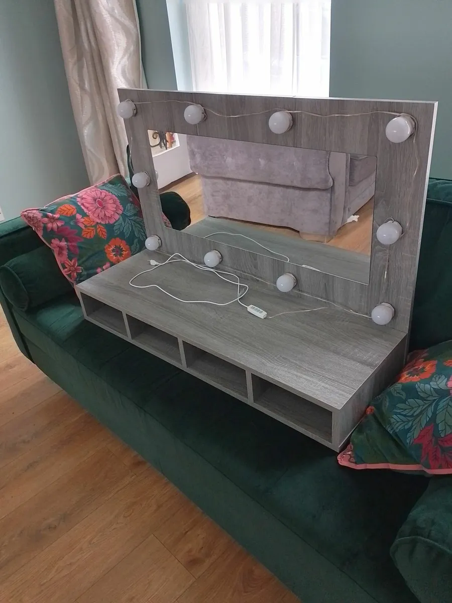 Hollywood  Style Mirror