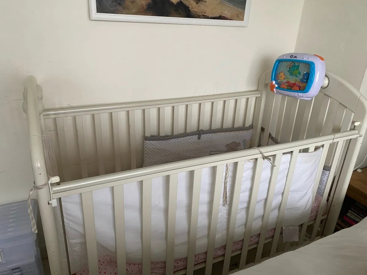 Mamas & Papas drop side cot - Image 1