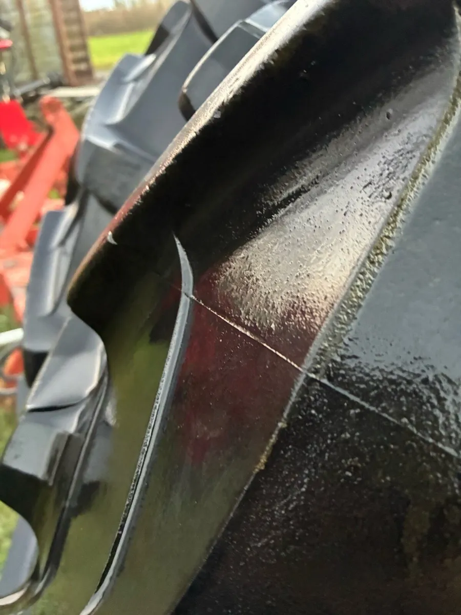 Tractor wheels - Image 2