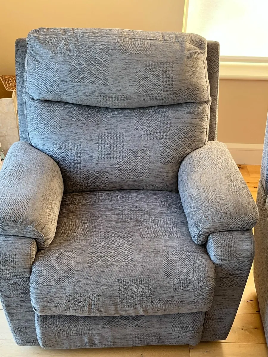 3 Seater Sofa & 2 Armchairs - Image 2