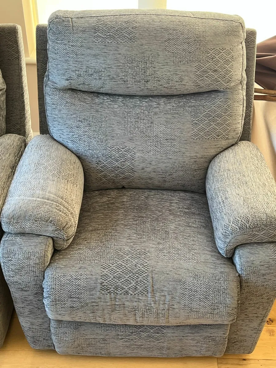 3 Seater Sofa & 2 Armchairs - Image 3