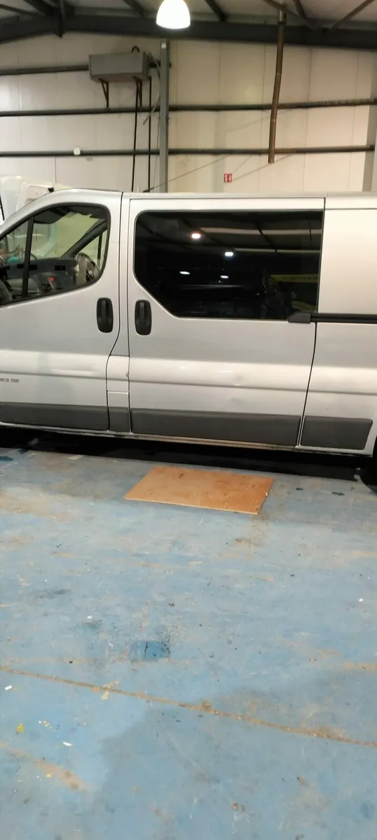 Renault Traffic Crew Cab - Image 3