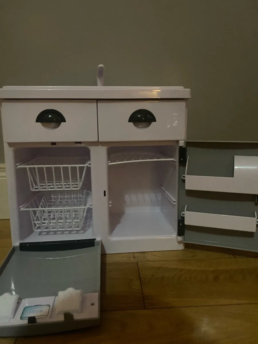 Dolls sink, fridge and freezer - Image 3