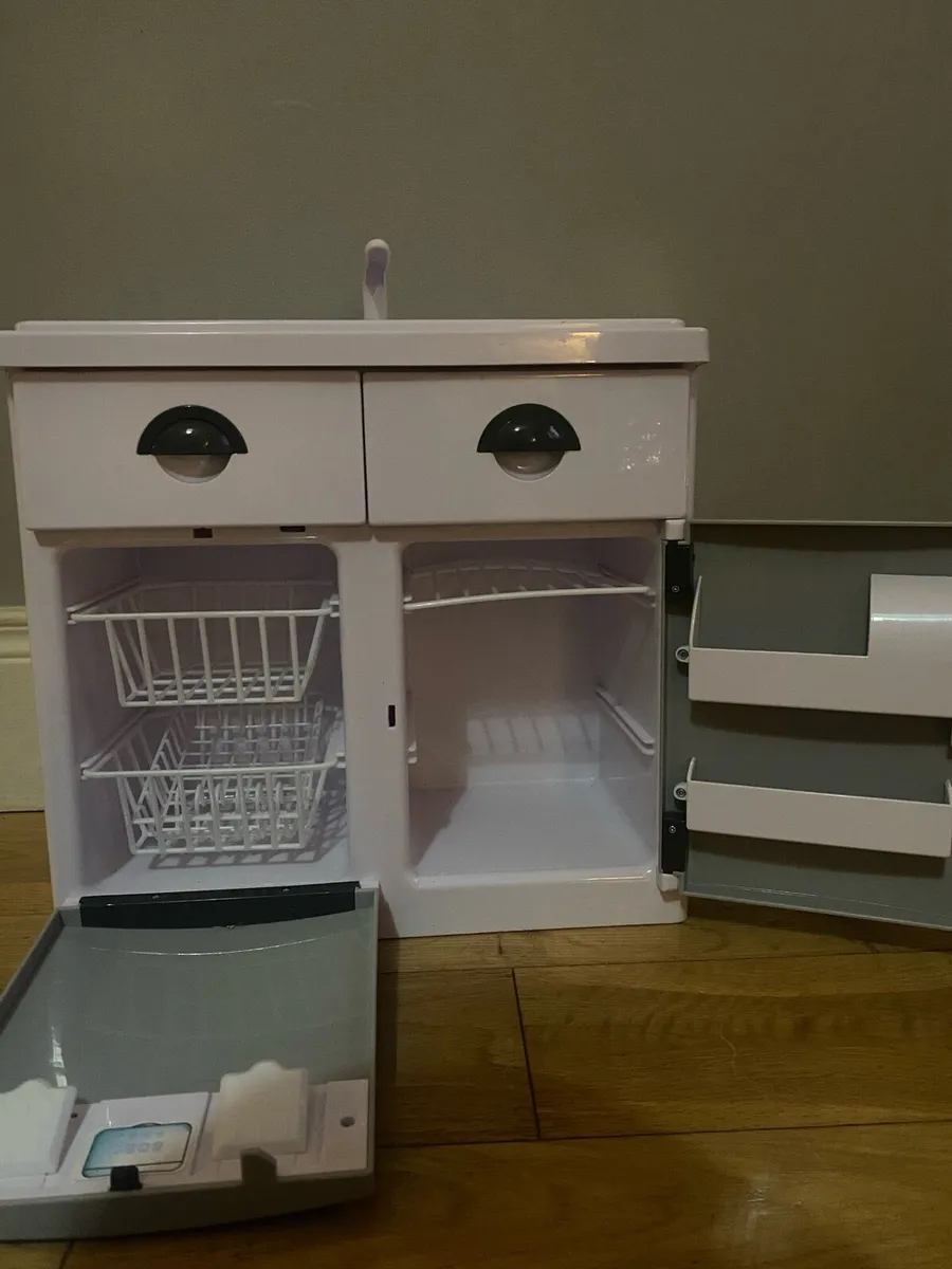 Dolls sink, fridge and freezer - Image 4