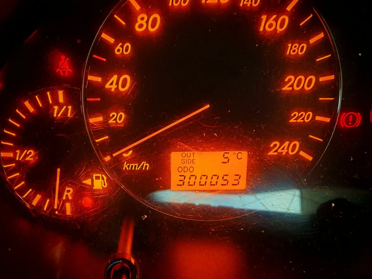 Toyota Avensis 2005 - Image 2