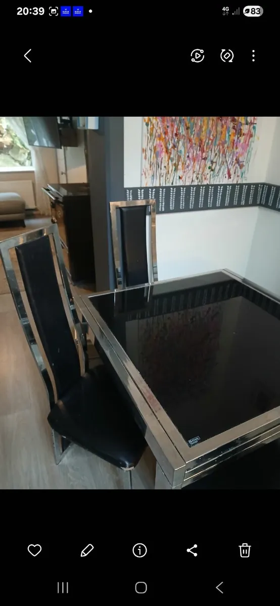 Kitchen table and chairs - Image 1