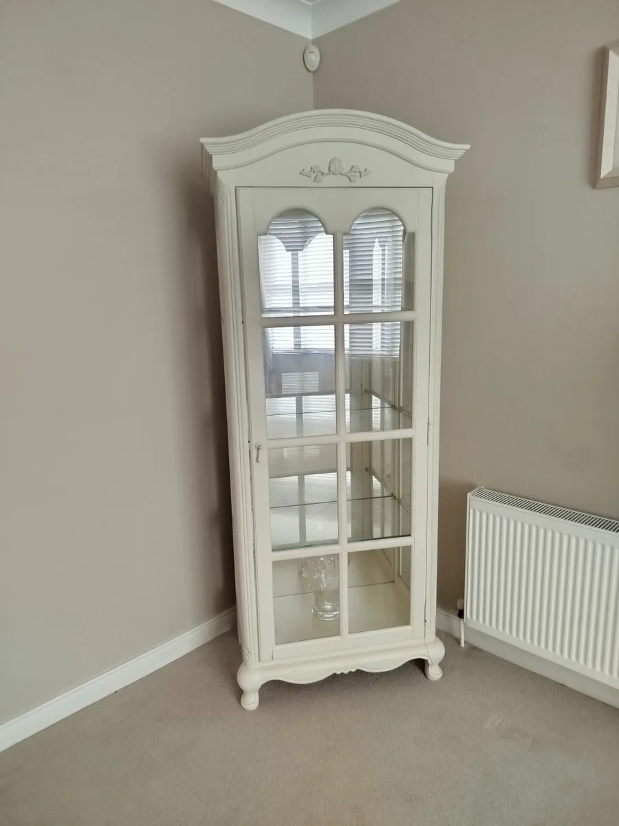 Display Cabinet - Image 1
