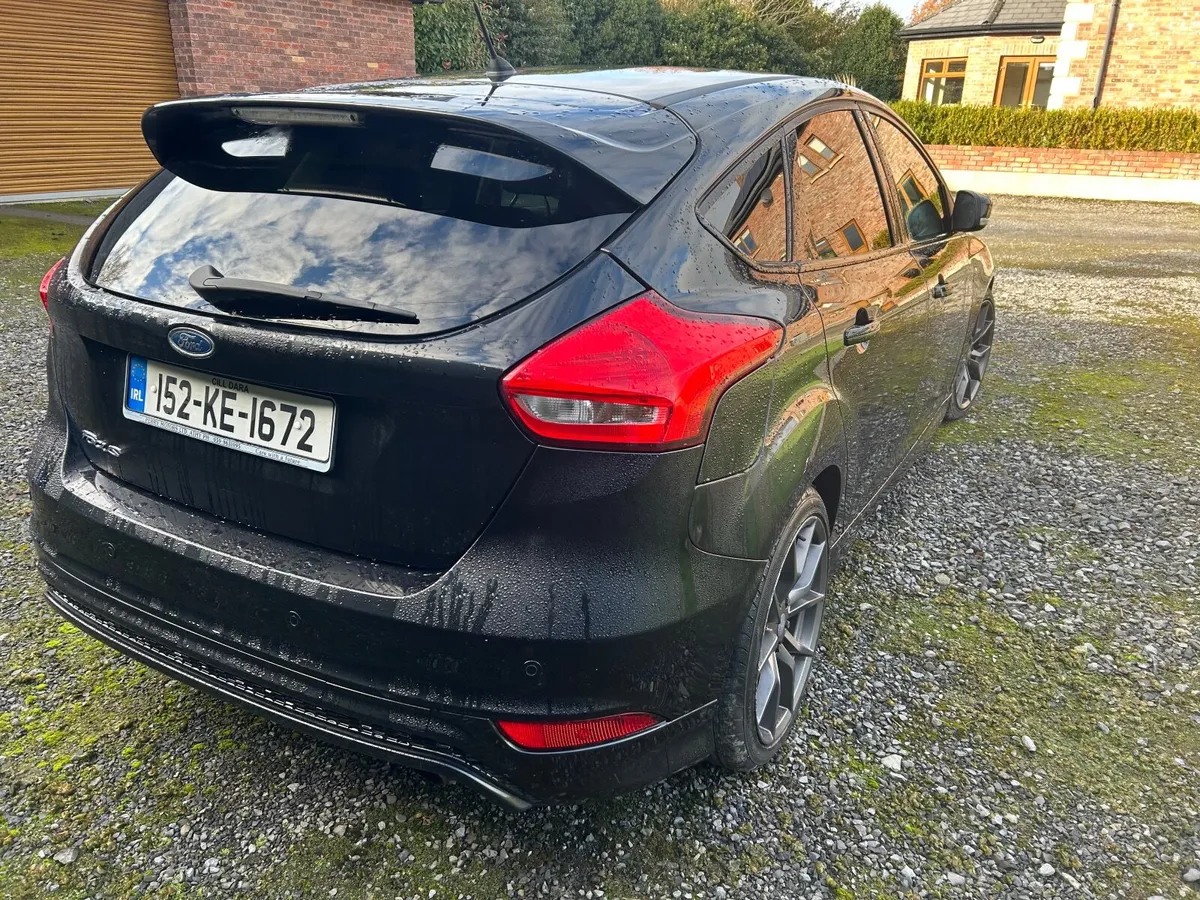 2015 Ford Focus 2 liter diesel Zetec low miles - Image 1