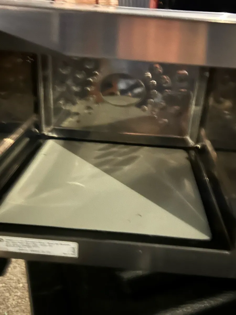 Sanyo commercial microwave - Image 2