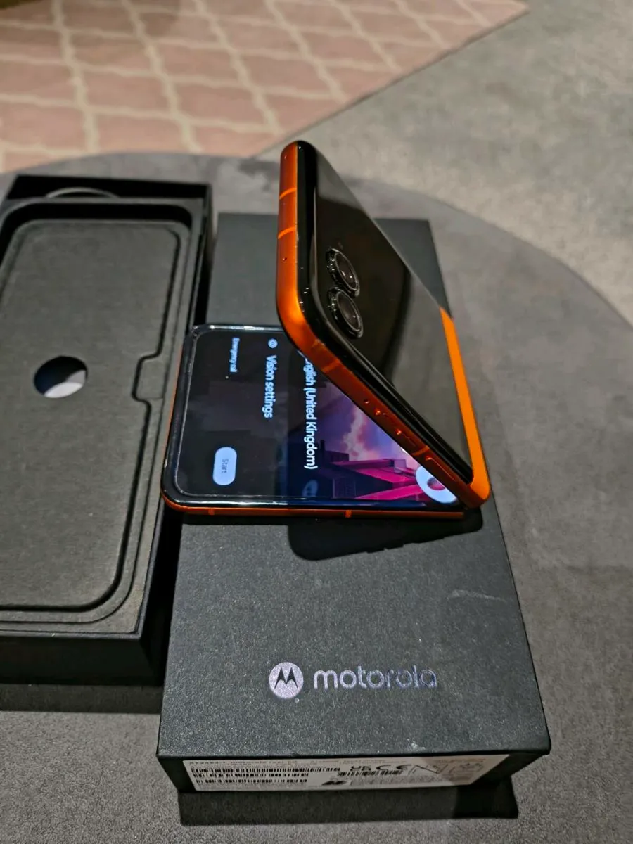 Mobile phone - Image 3