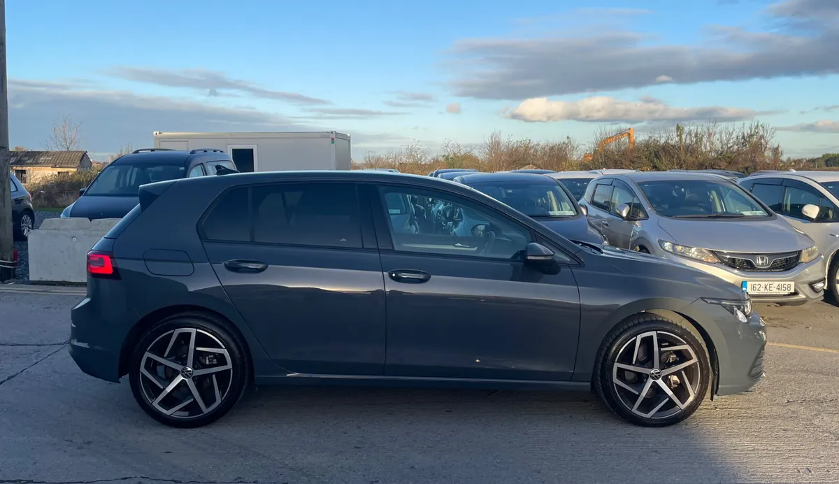 VOLKSWAGEN GOLF 2023 (2.0 TDI DIESEL) - Image 4