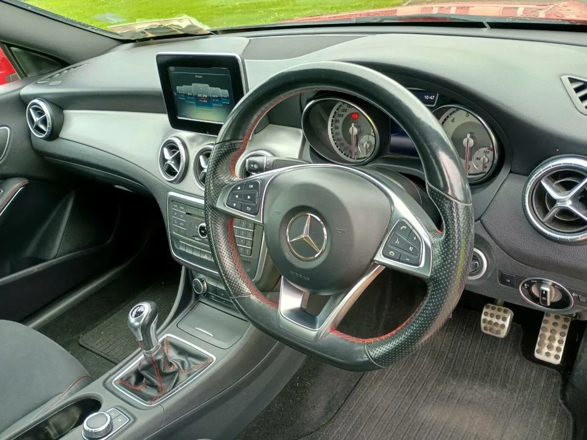 MERCEDES BENZ CLA 180 AMG SPORT - Image 4