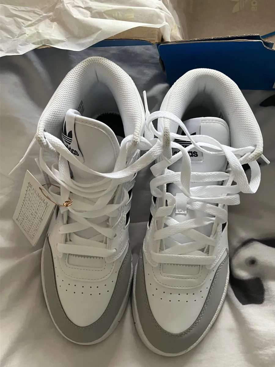 Women’s trainers - Image 2