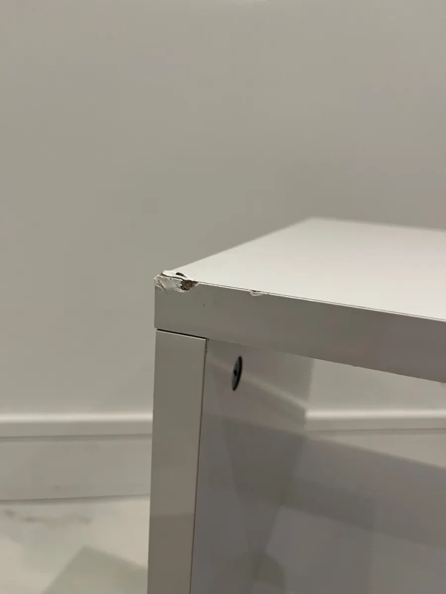 White side table - Image 2