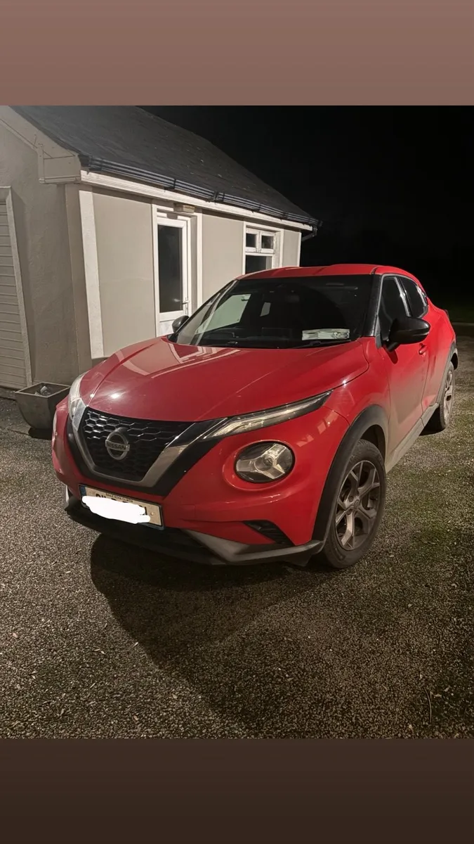 2021 Nissan Juke - Image 2