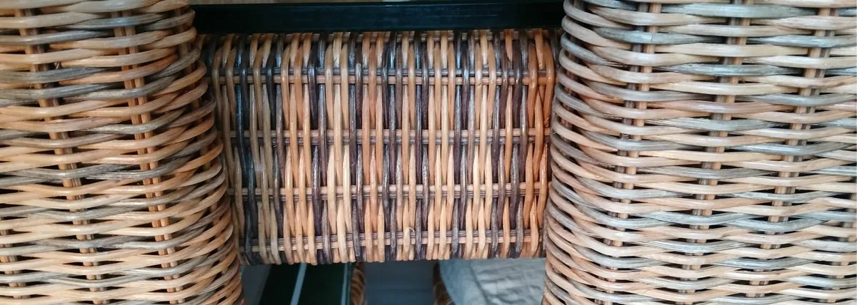 Diningroom Table and Six Chairs - Image 3