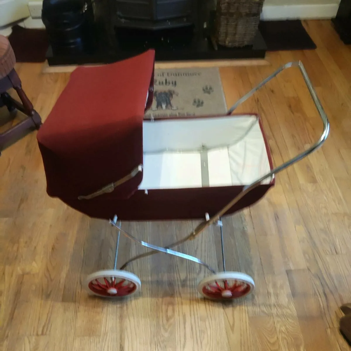Childs Pram - Image 1