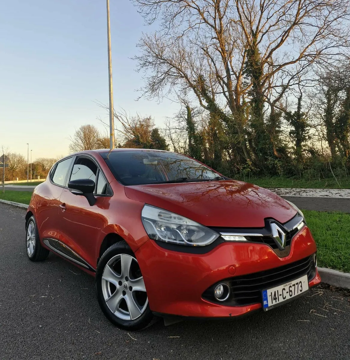 141 Renault Clio 1.1 Petrol, NEW NCT, 71k Miles! - Image 1