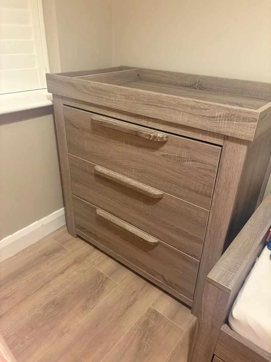 Mamas and Papas Cotbed and dresser - Image 1