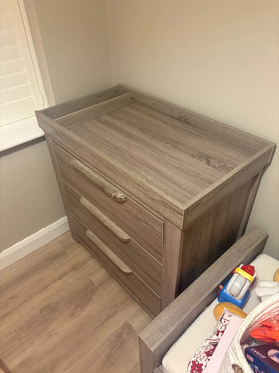 Mamas and Papas Cotbed and dresser - Image 2