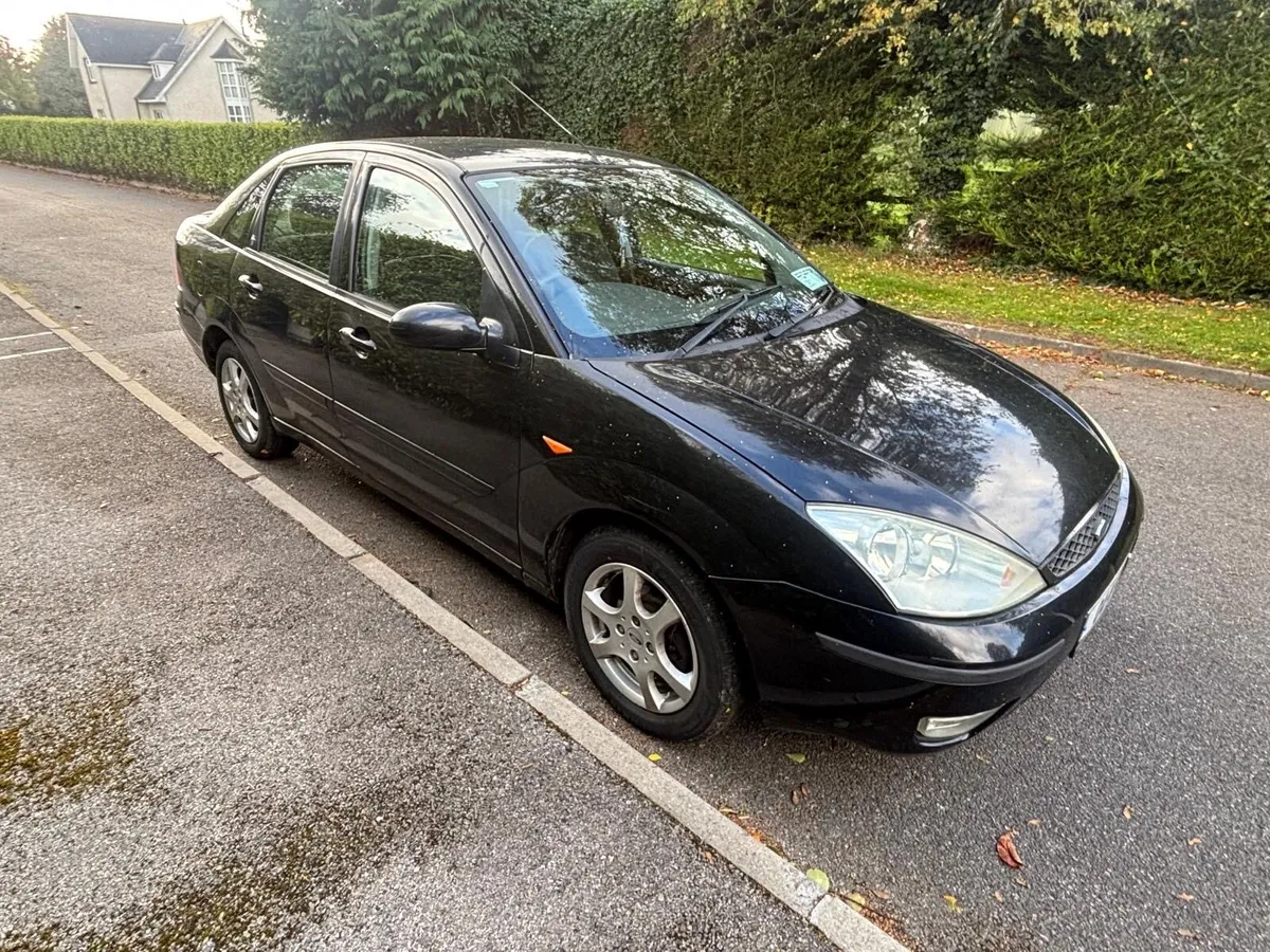 2004 Ford Focus Ghia X…NEW NCT TILL 02/27!!! TAXED - Image 3