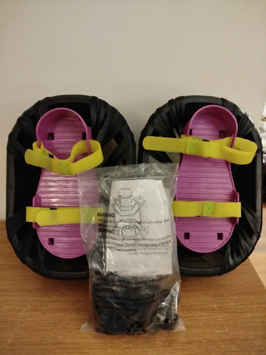 Moon shoes - Image 1