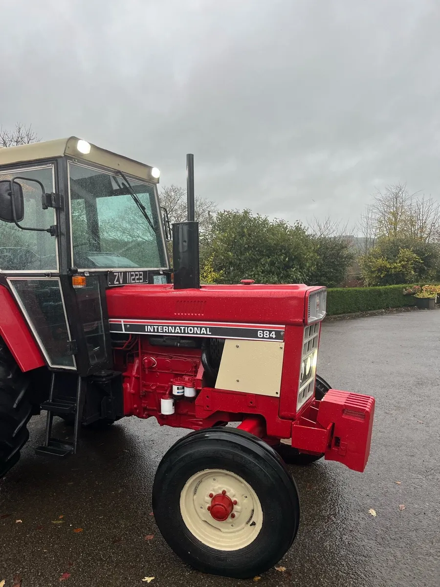 International 684 and abbey 6ft topper - Image 2