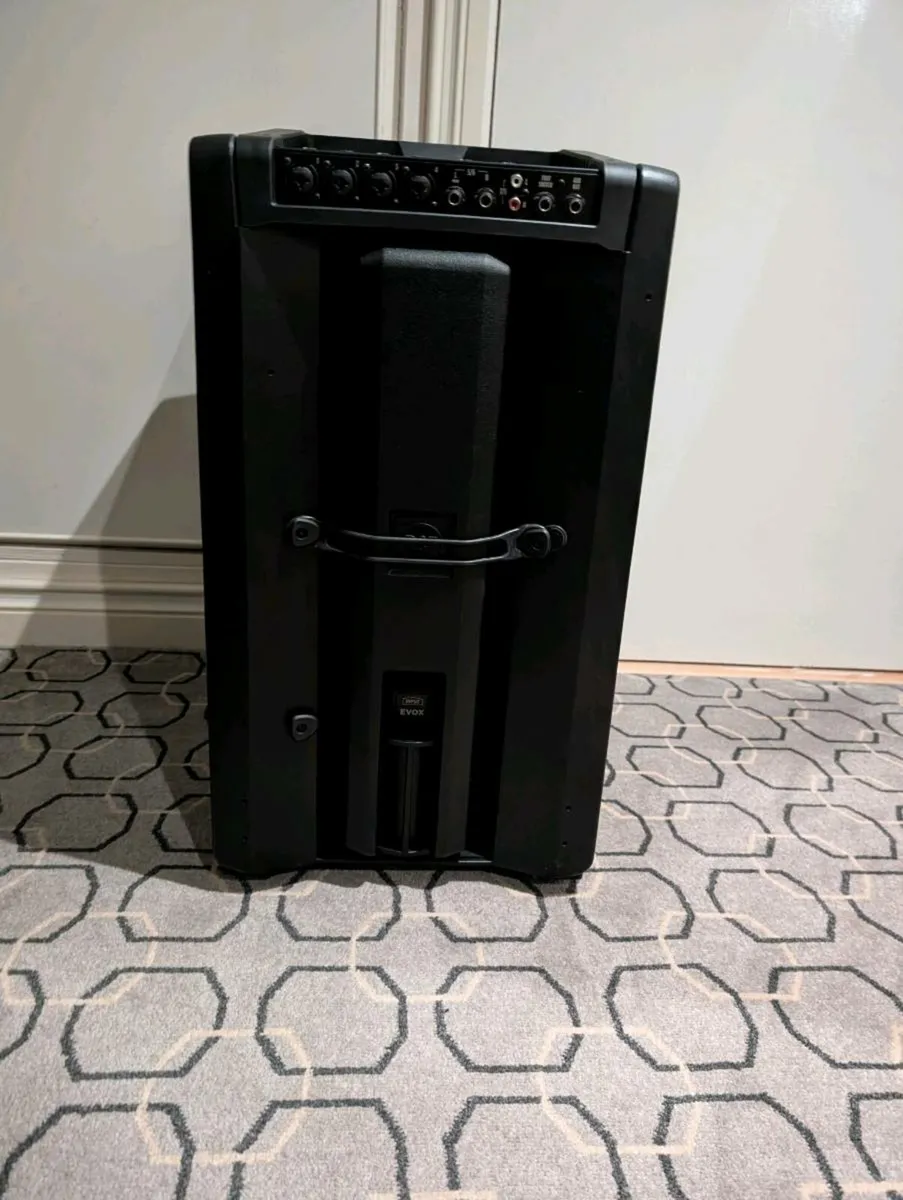 RCF JMix8 with warranty until 2027 - Image 3