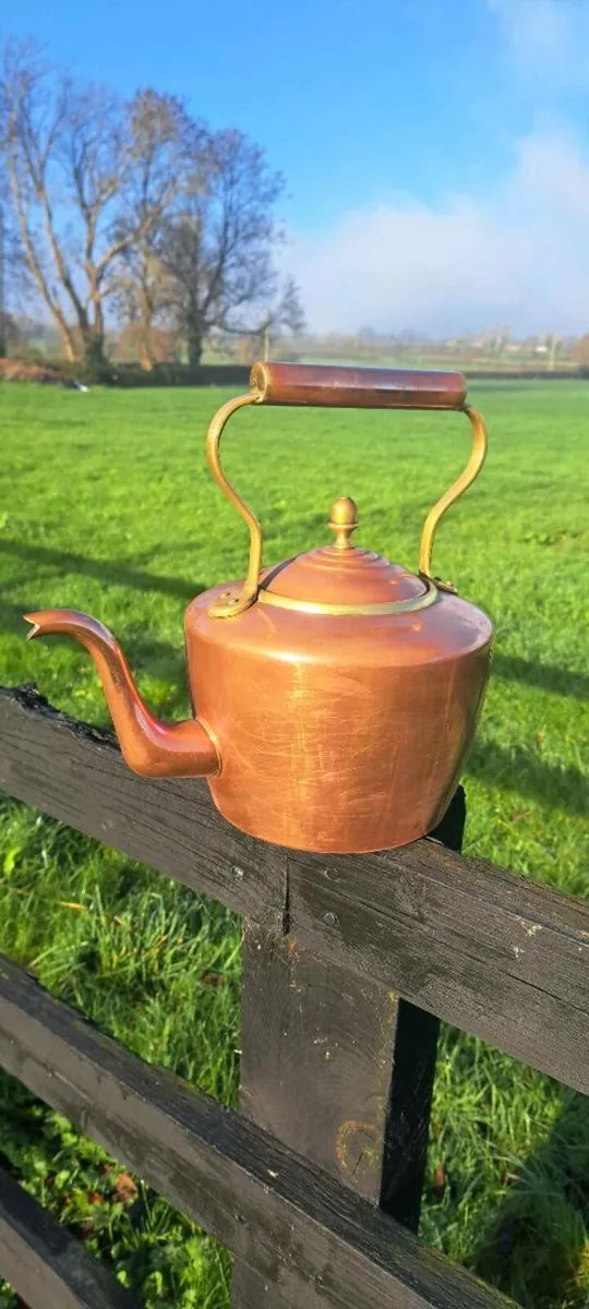 Old brass  and copper  kettle - Image 2