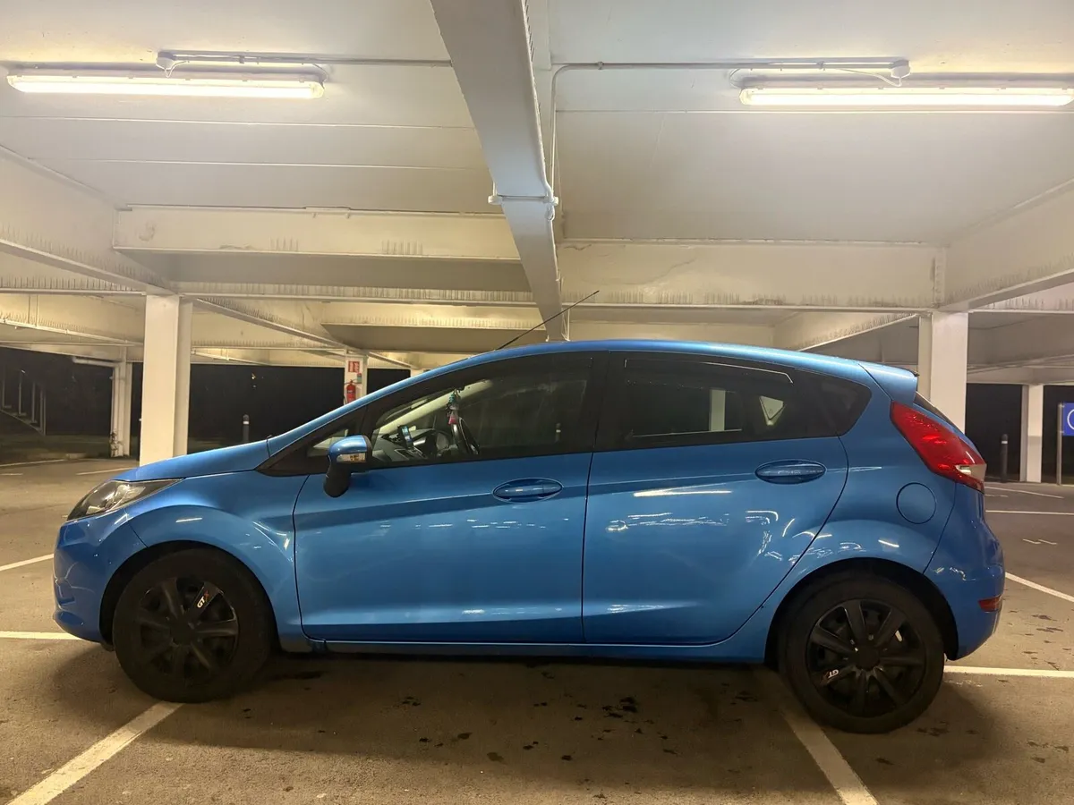 FORD FIESTA 1.4 DIESEL - Image 2