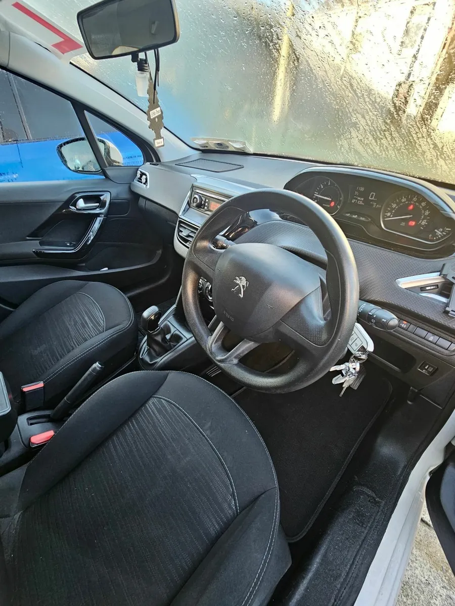 Peugeot 208 2016 - Image 3