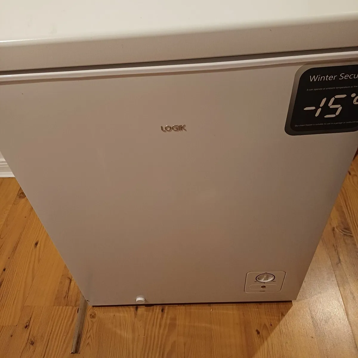 Logik Chest Freezer 95 litres capacity - Image 2