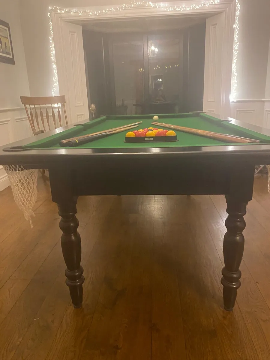 Pool table - Image 1