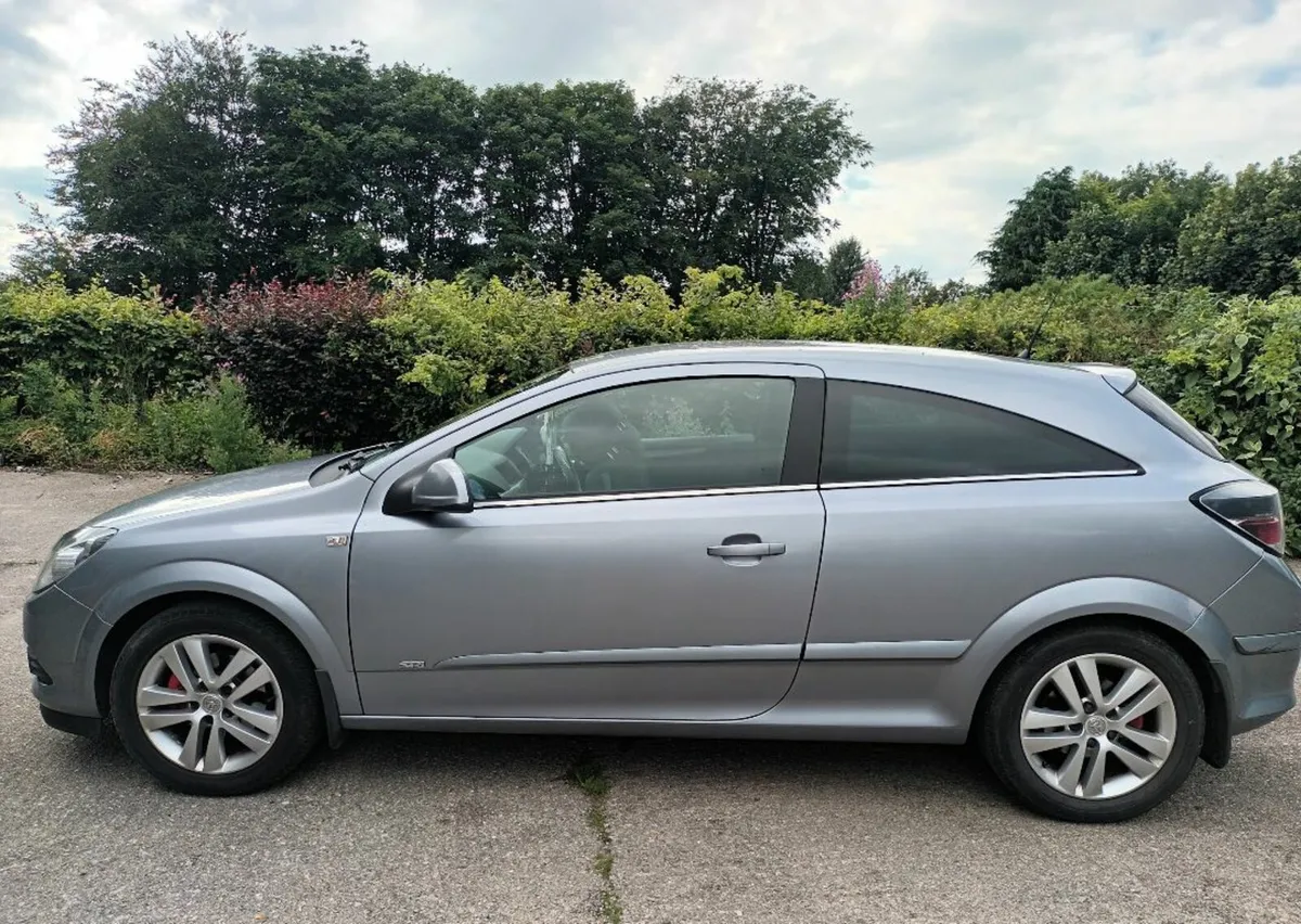 Vauxhall Astra 2011 NCT 08/26 - Image 3