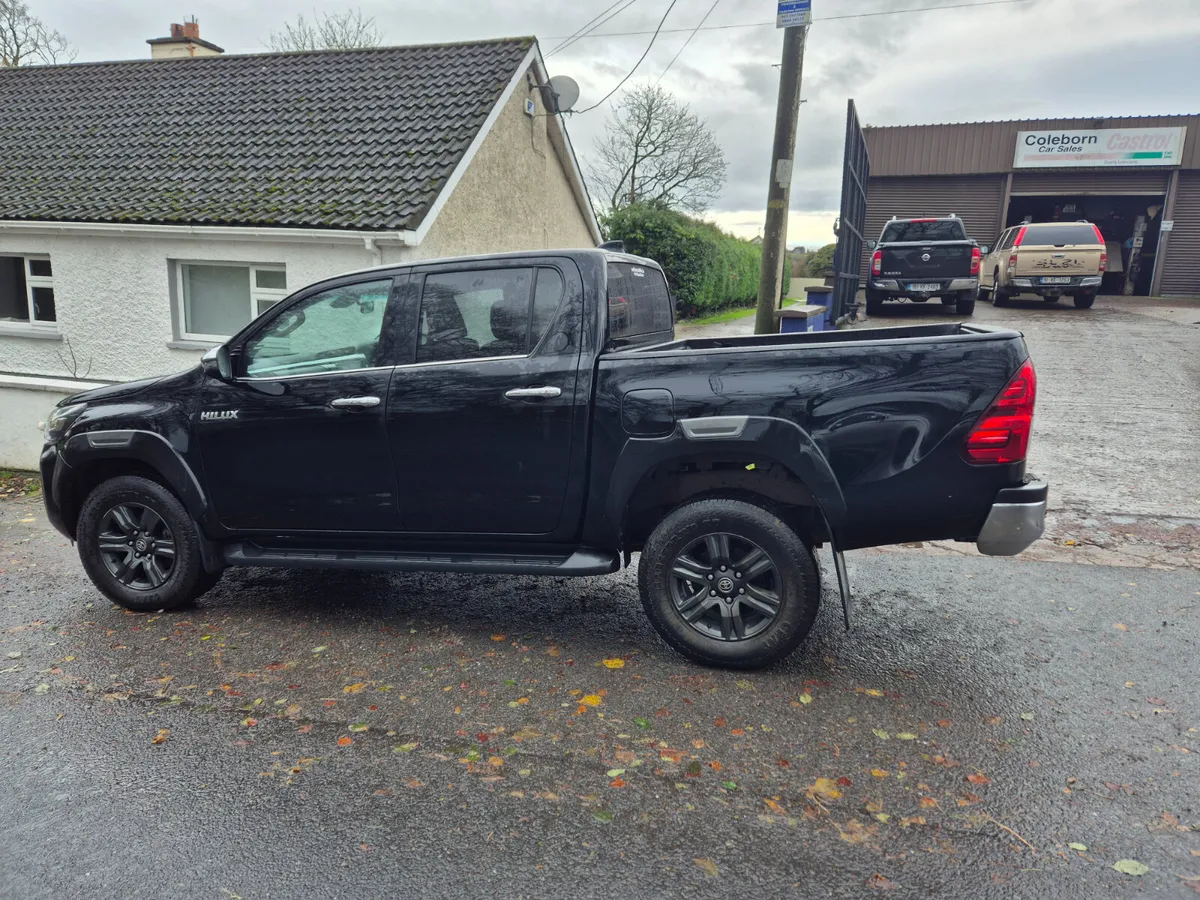 Toyota Hilux 2024 - Image 3