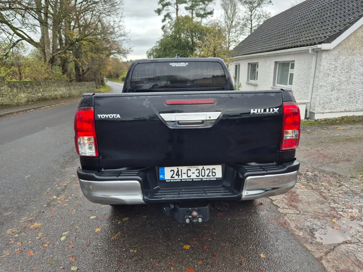 Toyota Hilux 2024 - Image 4