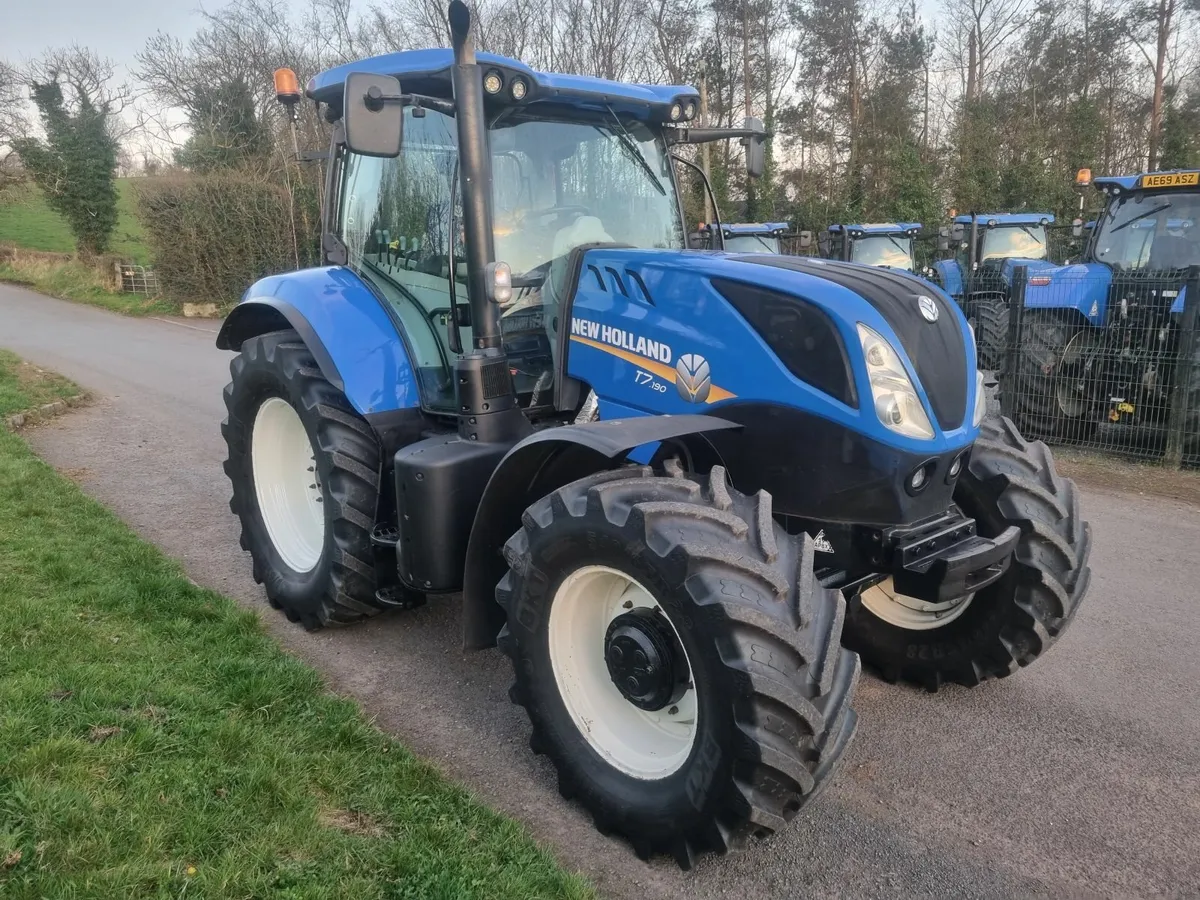 2017 NH T7.190 RC 50K 6000 HRS - Image 2