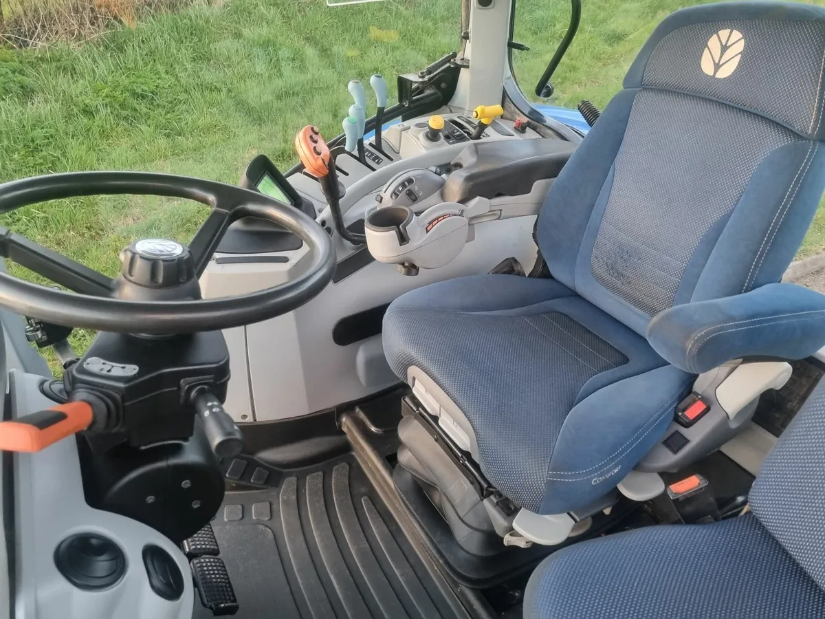 2017 NH T7.190 RC 50K 6000 HRS - Image 4