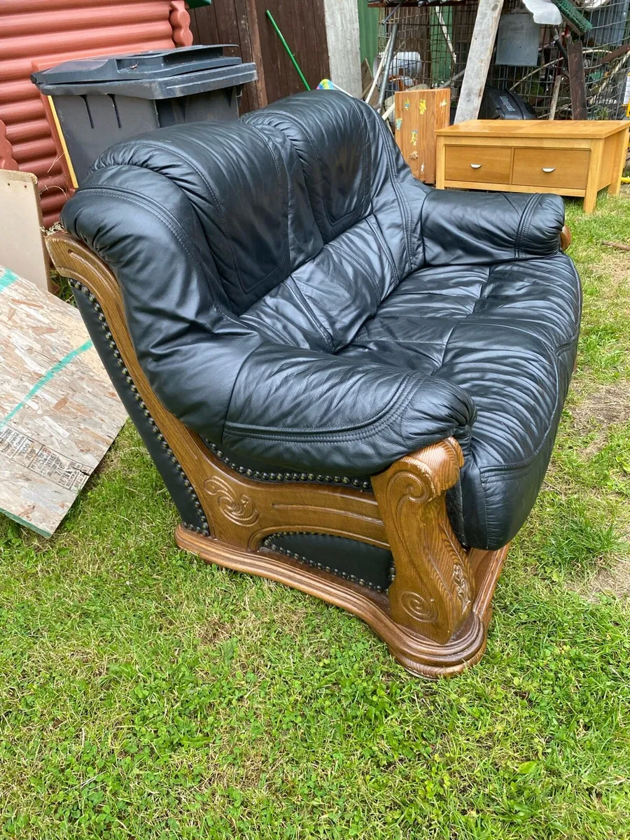Mahogany 2 seater couch and arm chairs - Image 4