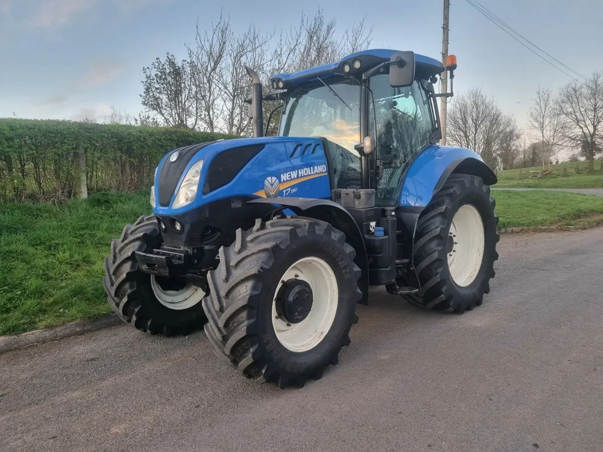 2017 NH T7.190 RC 50K 6000 HRS - Image 1